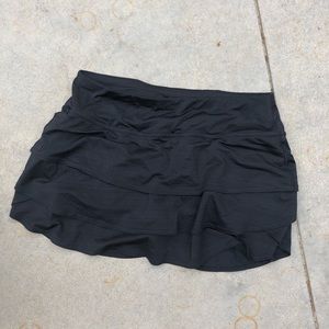 Black Athleta Tennis skirt with built in shorts